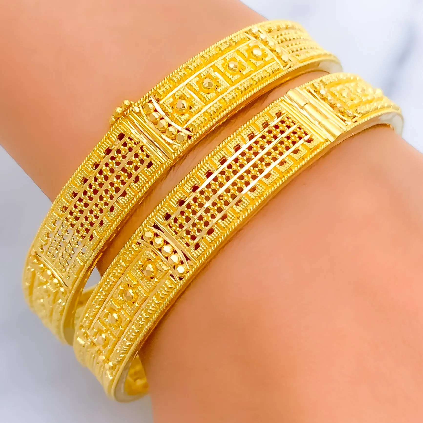 Alternating Golden Elegant 22k Gold Bangle Pair