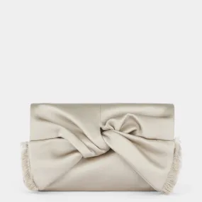 Bow Clutch