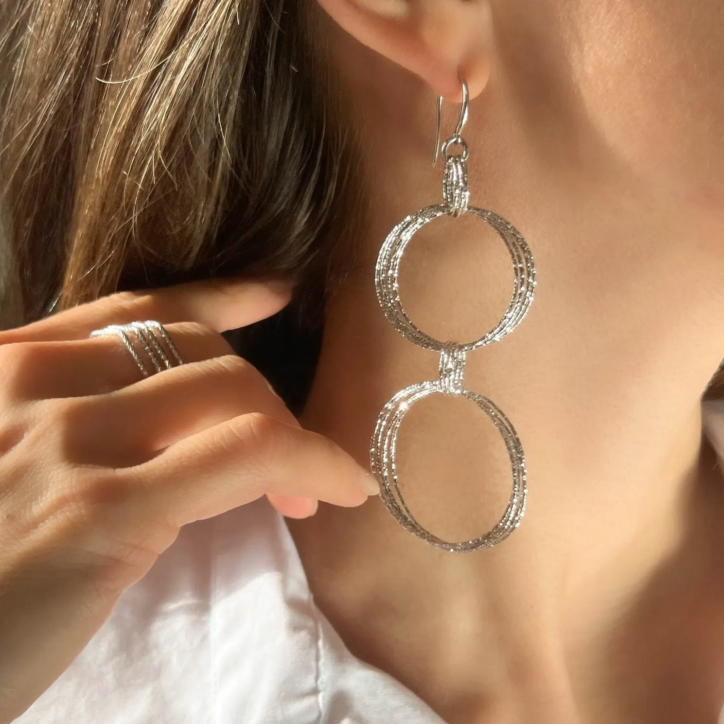 Dangling Circle Drop Earring