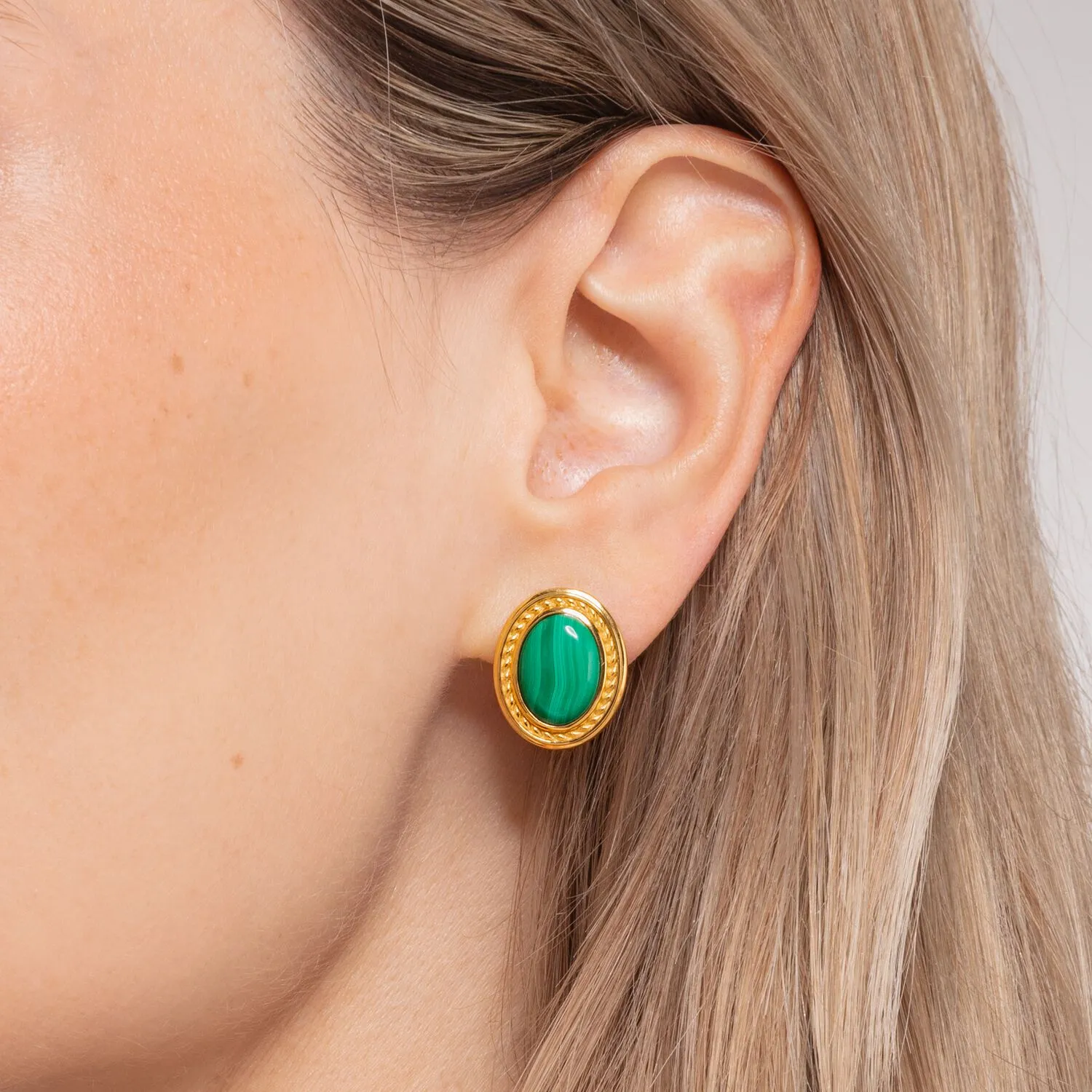 Ear Studs Green Stone