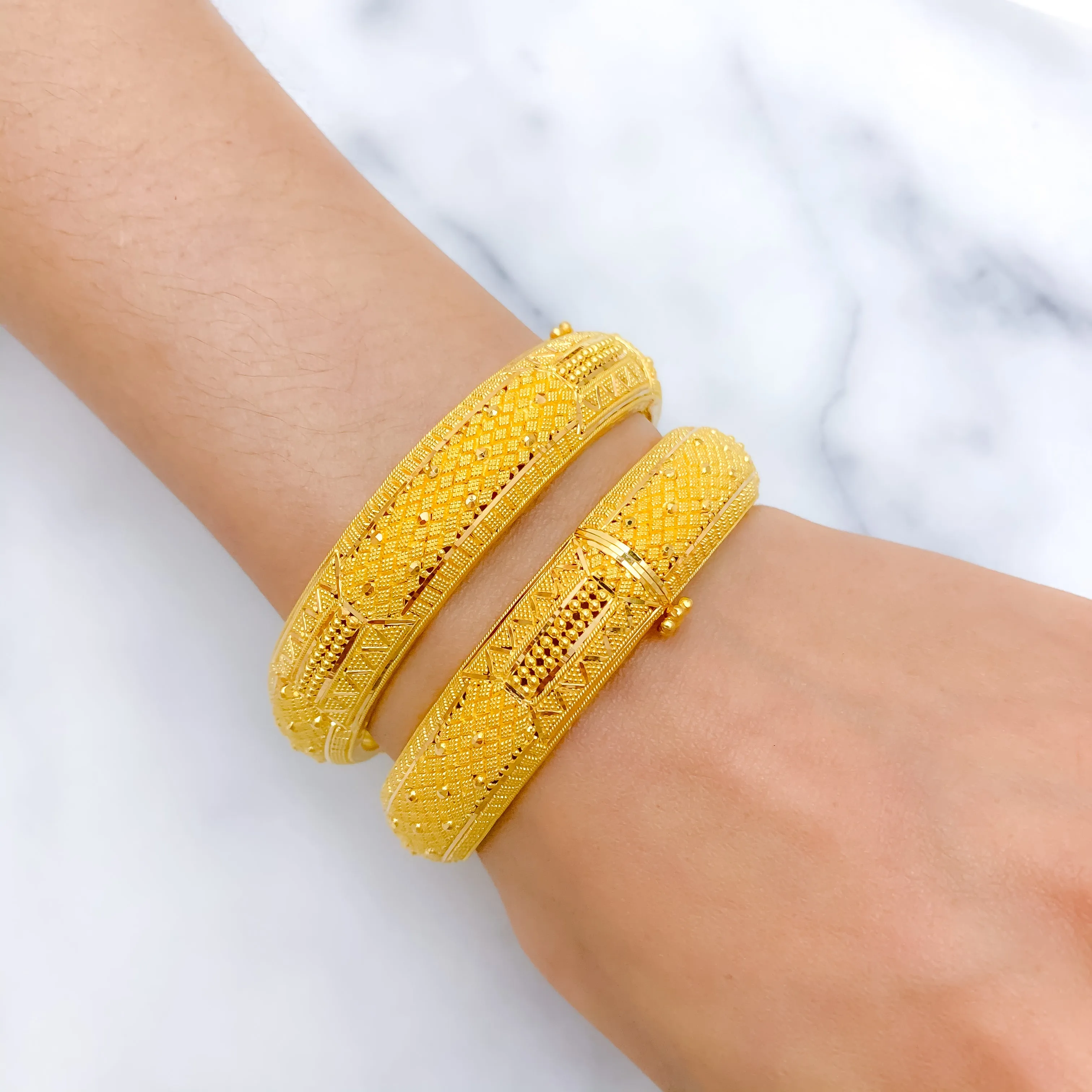 (Exchange Product) Ornate Rounded Bangle Pair