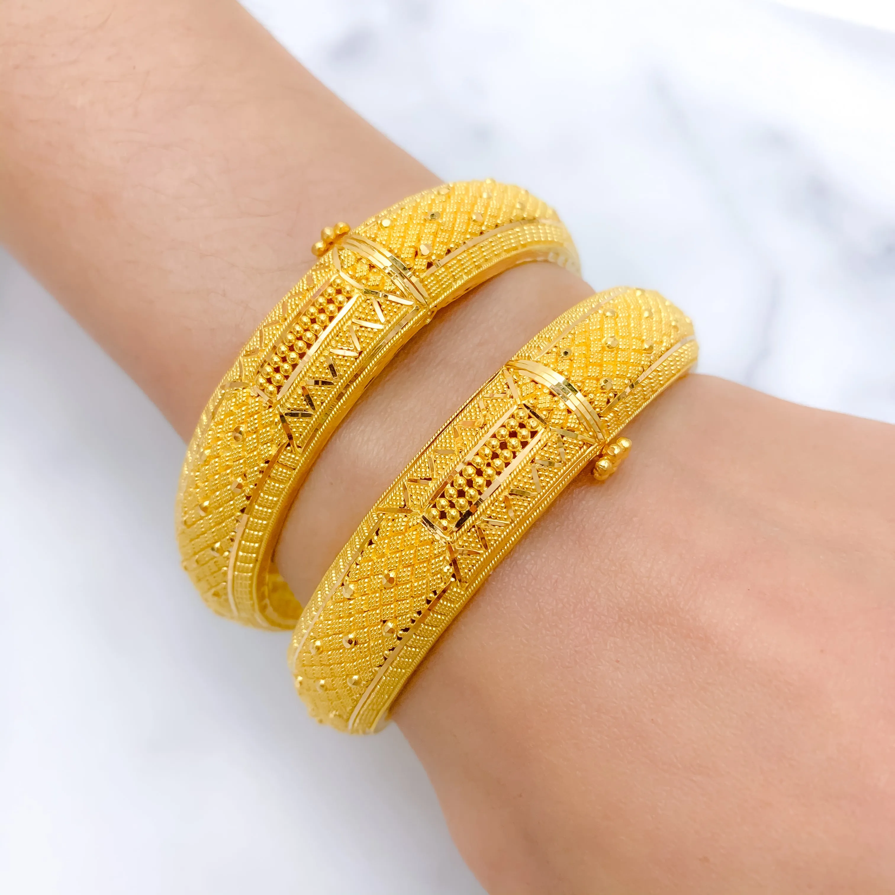 (Exchange Product) Ornate Rounded Bangle Pair