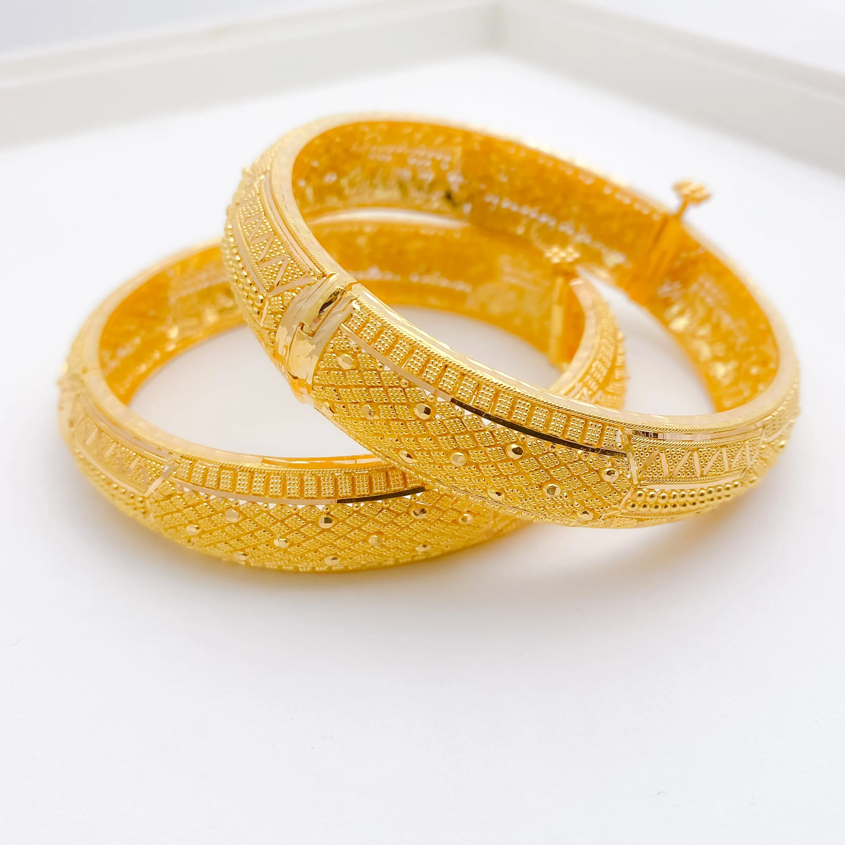 (Exchange Product) Ornate Rounded Bangle Pair