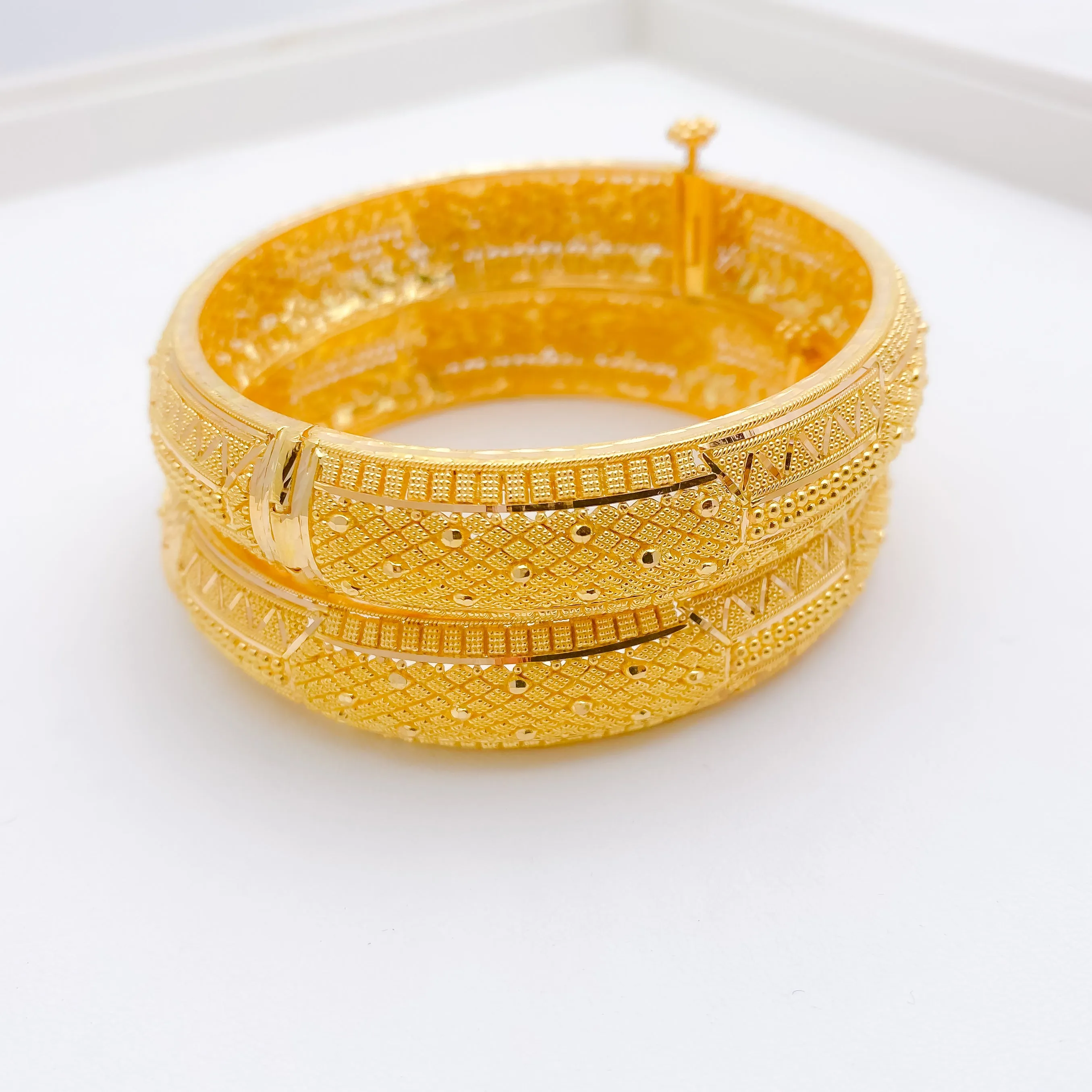 (Exchange Product) Ornate Rounded Bangle Pair