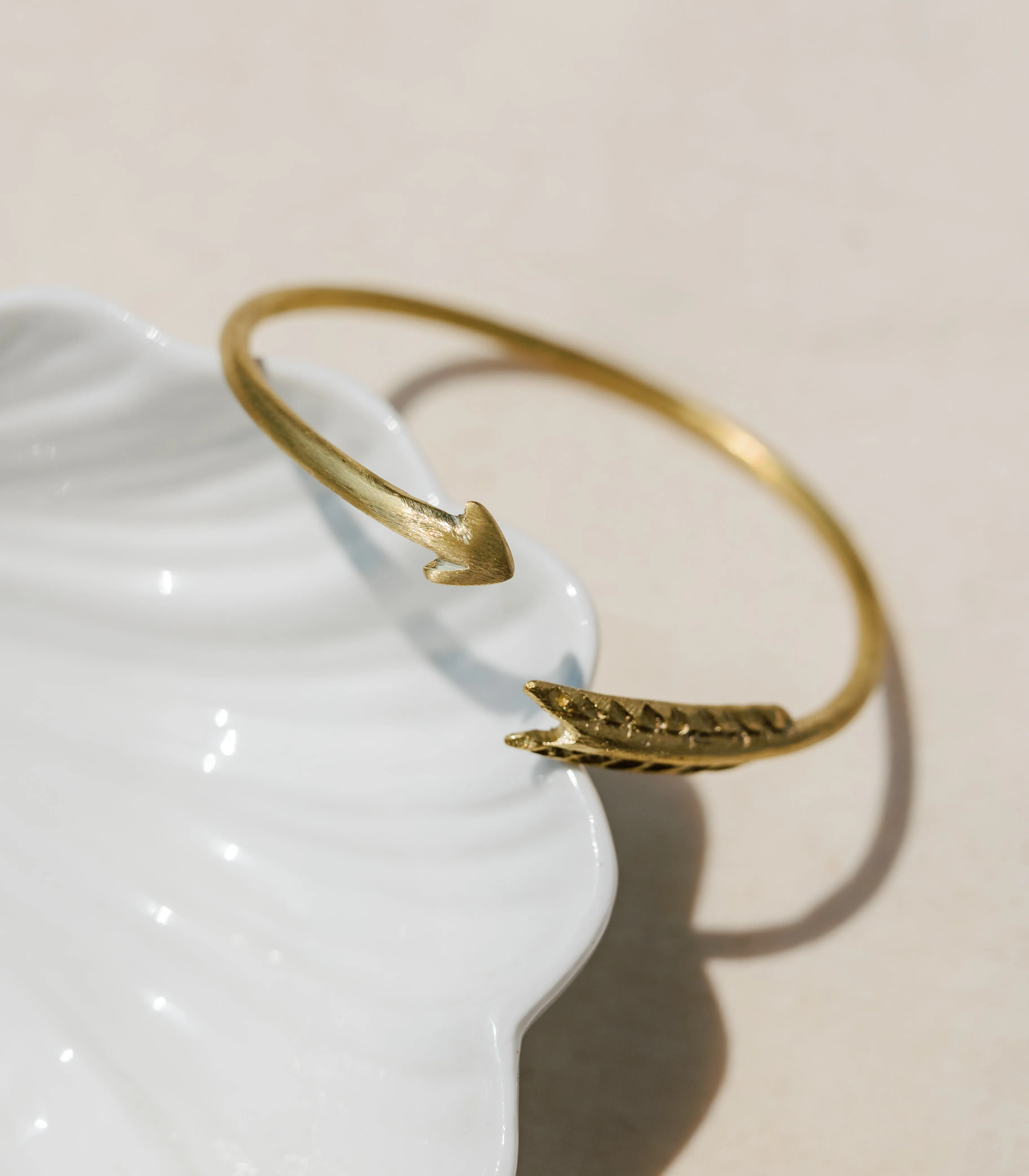 Hanak Arrow Brass Bangle