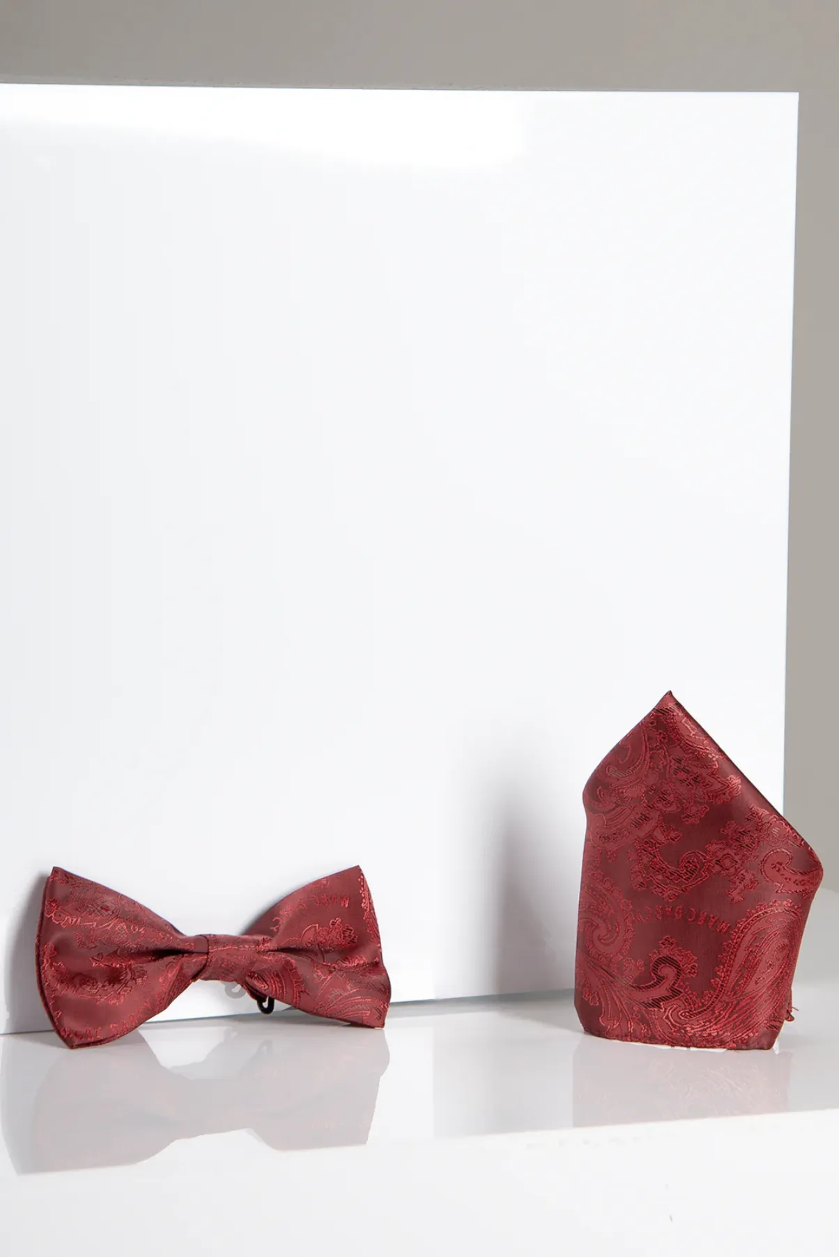 MD PAISLEY - Wine Paisley Bow Tie and Pocket Square Set